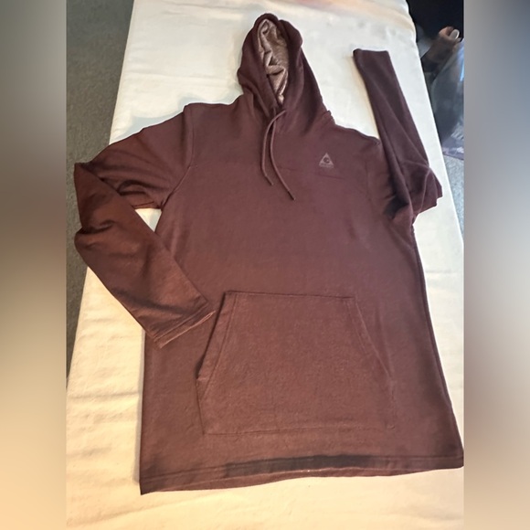 Gerry Burgundy Hoodie Size Medium Like New Sporty Athleisure Comfy - Picture 6 of 9